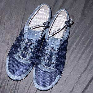 Dansko size 38 7 7.5 sneakers